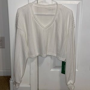 v neck white long sleeves crop top